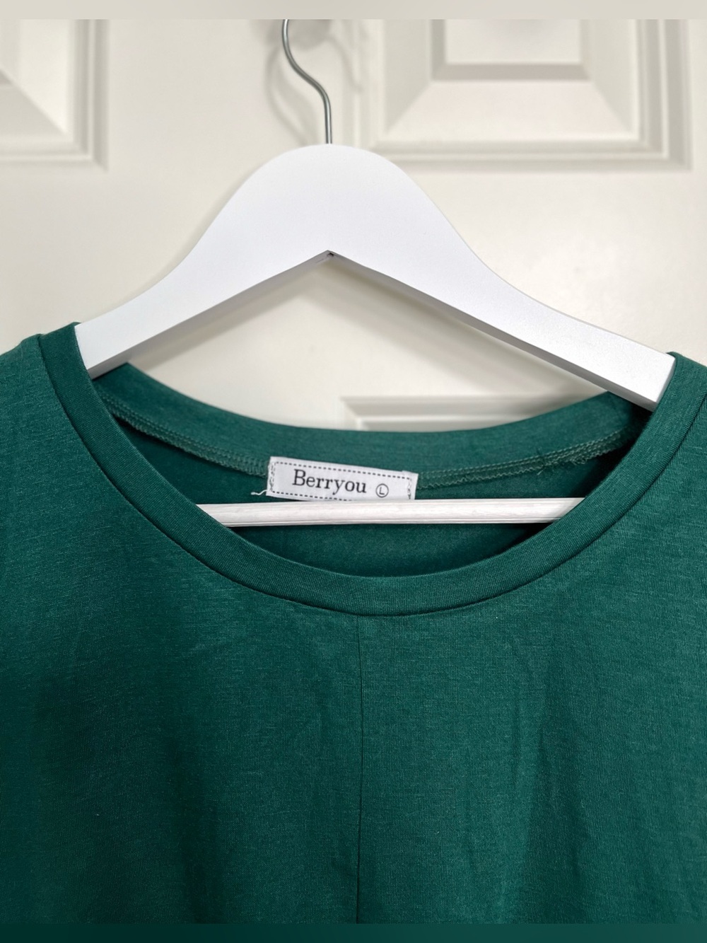 Berryou Knot-Front Sleeveless Tank NWOT - Picture 3 of 3